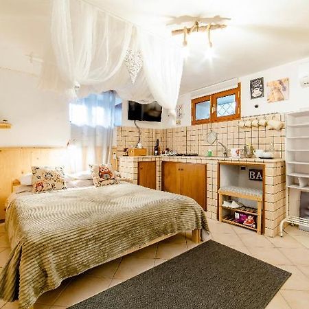 Tabor 1 Casa Vacanza In Villa Наполи Екстериор снимка