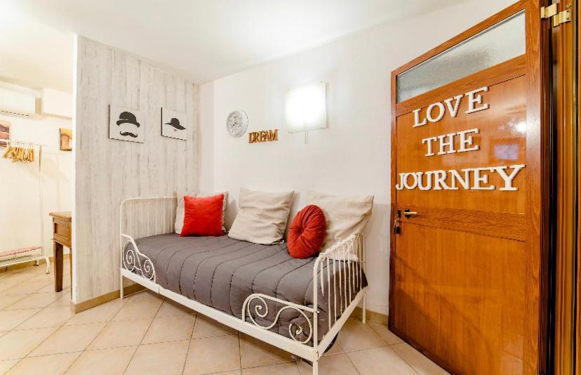 Tabor 1 Garden & Parking Apartment Наполи Екстериор снимка