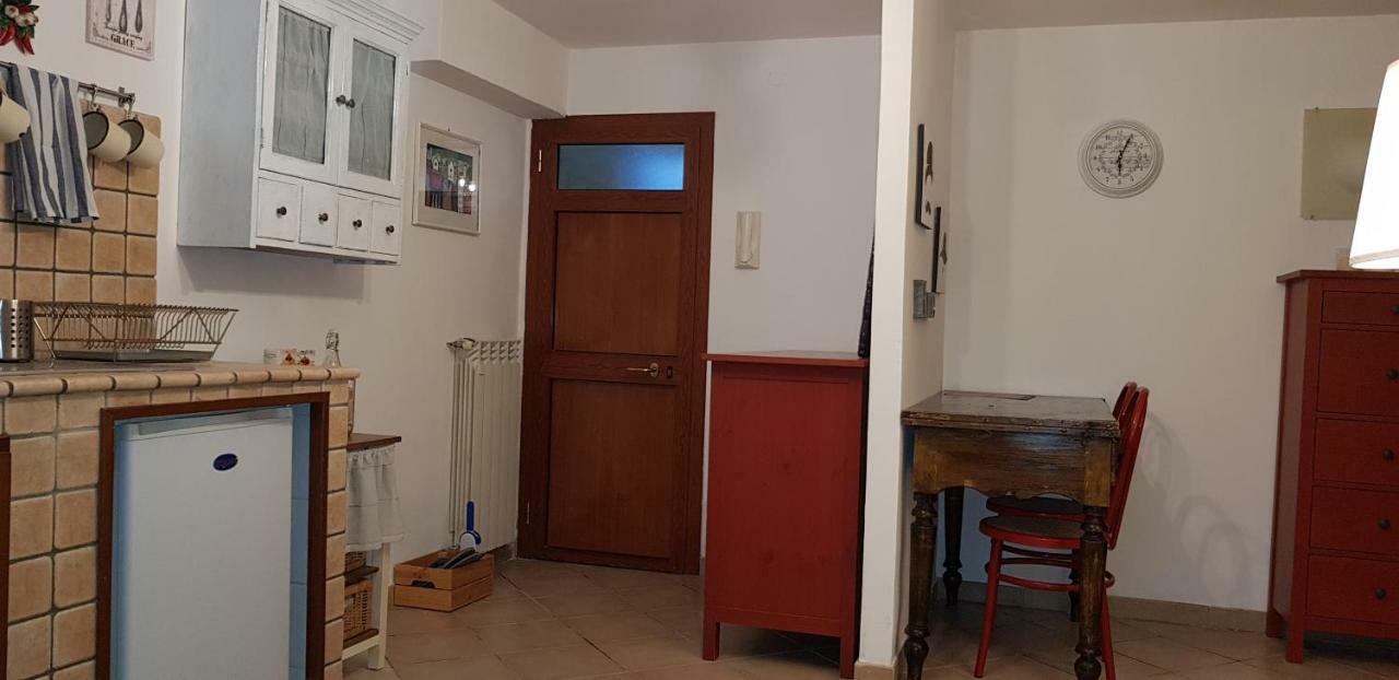 Tabor 1 Garden & Parking Apartment Наполи Екстериор снимка