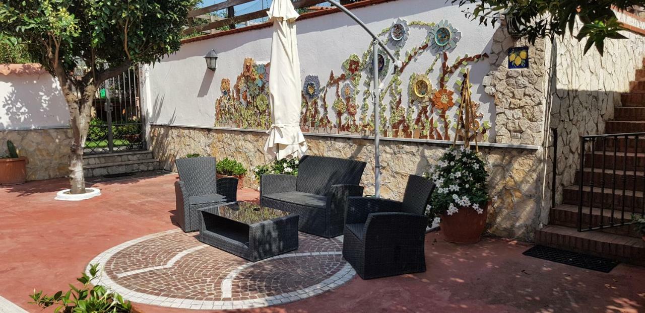 Tabor 1 Garden & Parking Apartment Наполи Екстериор снимка